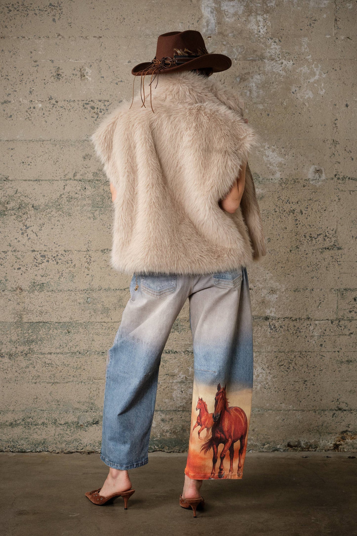 60004P Horse Printed Barrel Leg Denim Pants: DENIM / S-M-L (2-2-2)