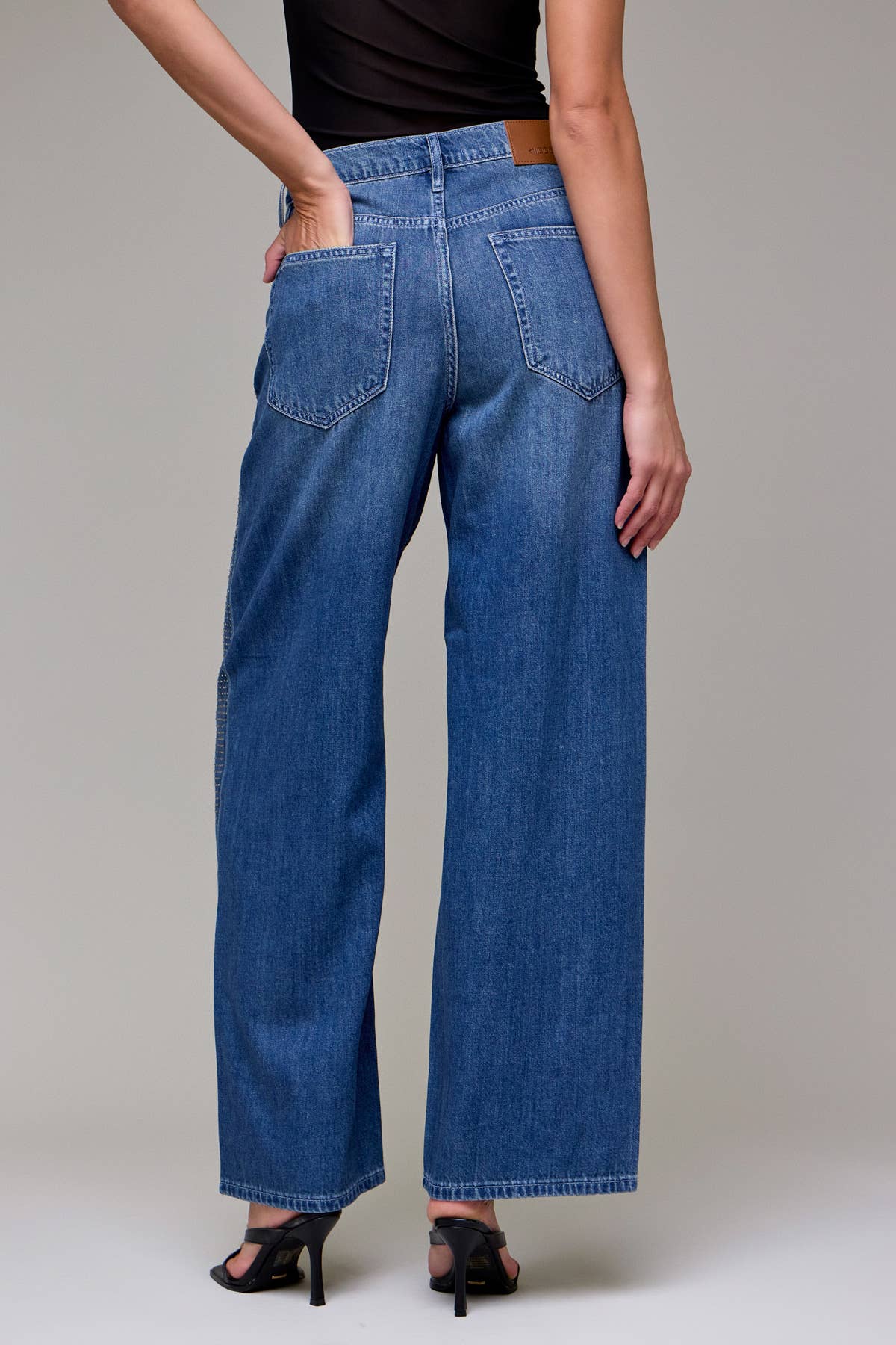 THE BELLA JEANS