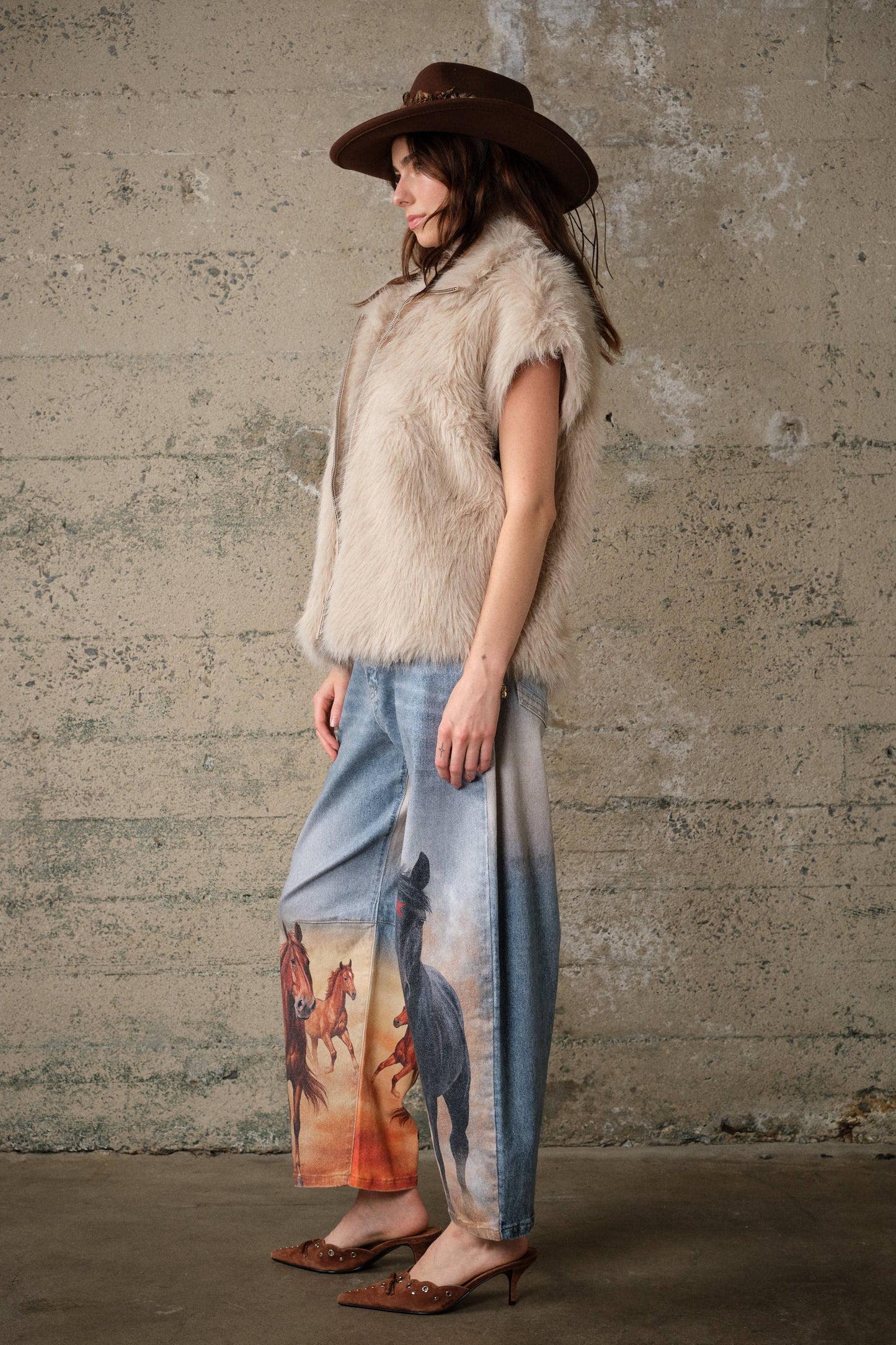 60004P Horse Printed Barrel Leg Denim Pants: DENIM / S-M-L (2-2-2)